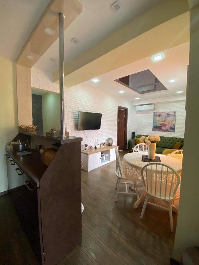 Apartament Victoria Leilighet Tbilisi Eksteriør bilde